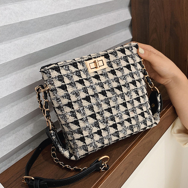 Geanta de dama moderna cu maner lung in mai multe culori