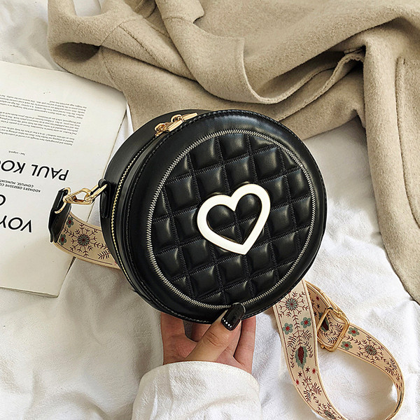 Kör alakú női táska hosszú füllel - két modell