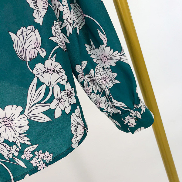 Női széles, zöld derékkötős blúz