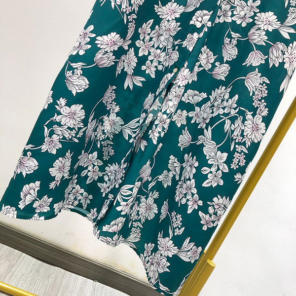 Hosszú női ruha 7/8 ujjú zöld színben, mintával