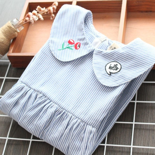 Új modell csíkos gyerekruha lányoknak