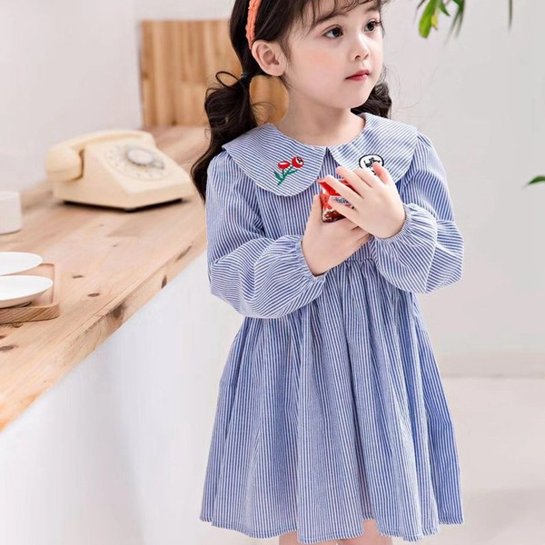 Új modell csíkos gyerekruha lányoknak