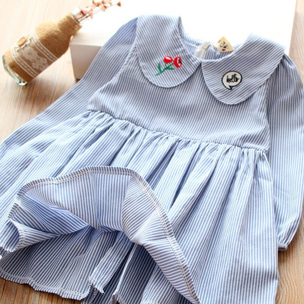 Új modell csíkos gyerekruha lányoknak