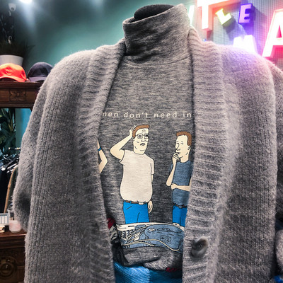 Bluza de dama cu aplicatie colorata in mai multe culori