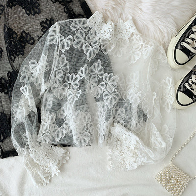 Bluză de damă din dantelă alb și negru