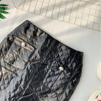 Női bőrszoknya fekete színben