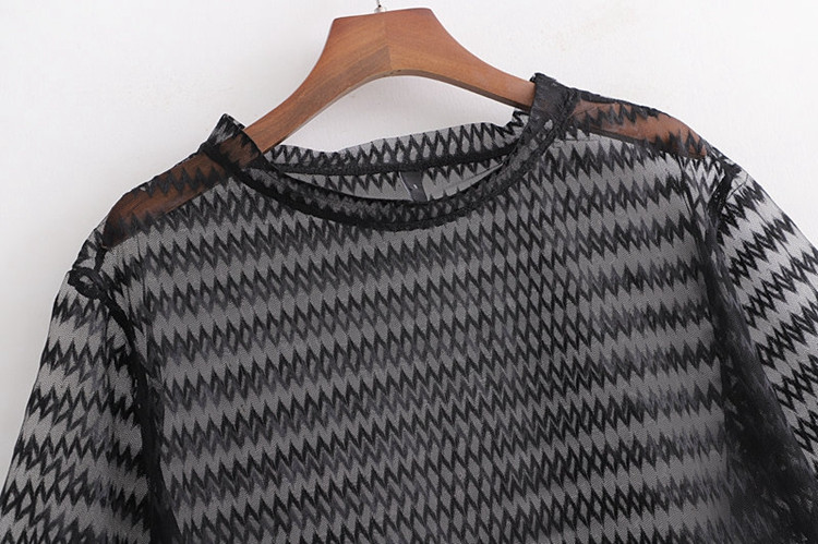 Bluză de damă din tul transparent de culoare neagră