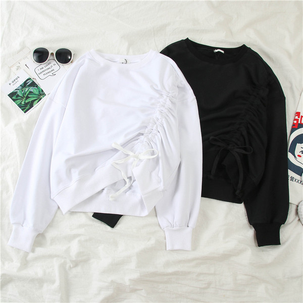 Bluză casual de damă în alb și negru cu cravate