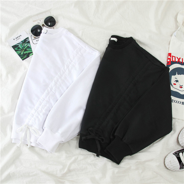 Bluză casual de damă în alb și negru cu cravate