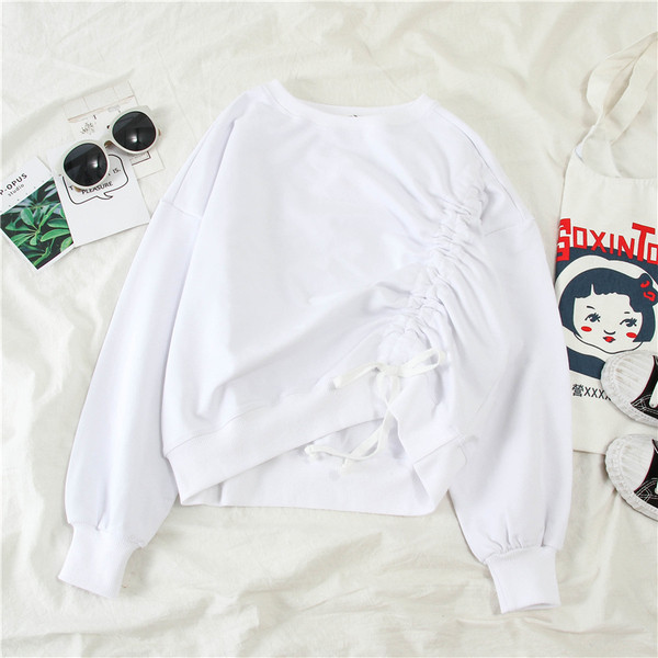 Bluză casual de damă în alb și negru cu cravate