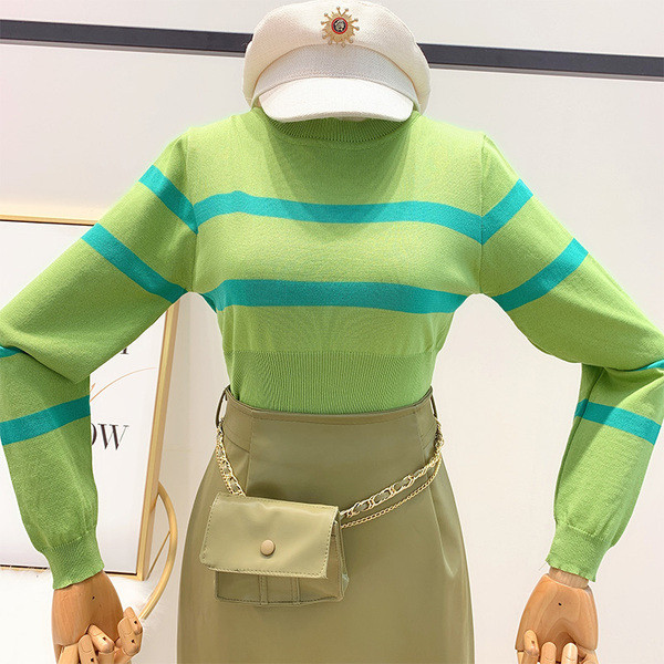 Rövid női pulóver O-nyakkal, négy színben