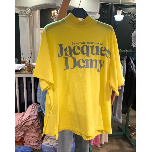 Modern női blúz rövid ujjal, több színben felirattal