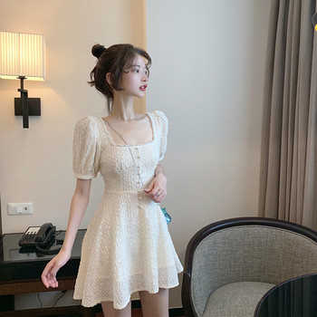 Rochie actuală de damă cu perle decorative și mâneci scurte