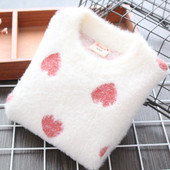 Model nou de pulover pentru copii cu inimioare in doua culori