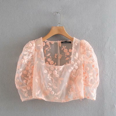 Bluza eleganta scurta transparenta de culoare roz cu dantela