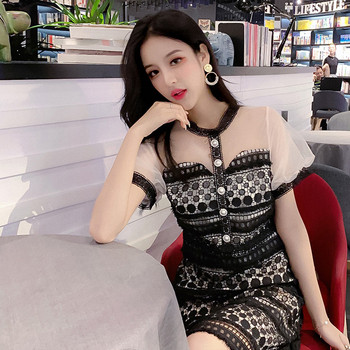 Modern női csipke ruha - egyenes modell