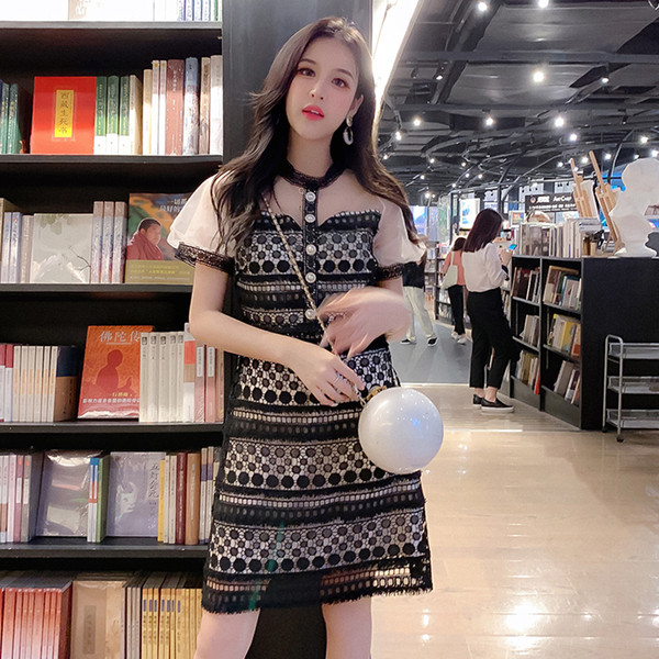 Modern női csipke ruha - egyenes modell