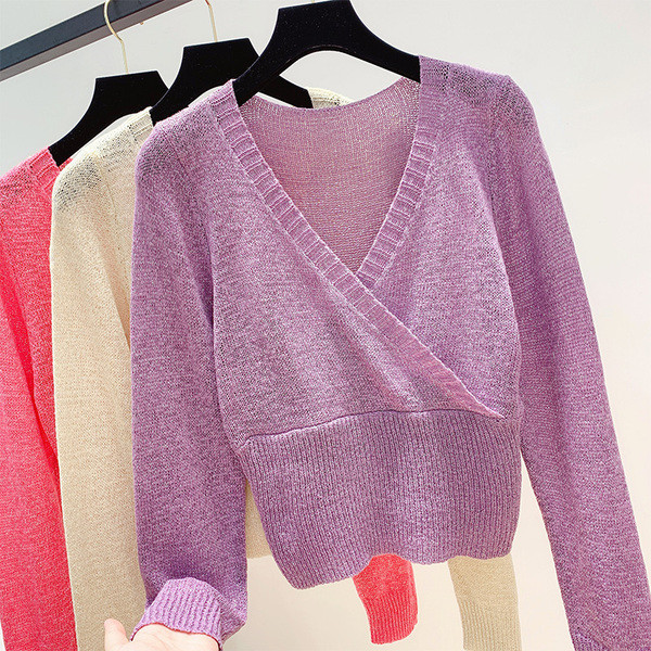 Női pulóver V-nyakkal több színben