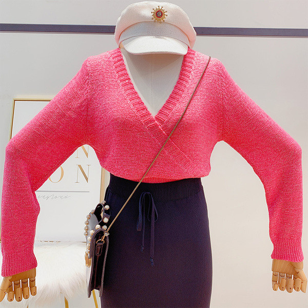 Női pulóver V-nyakkal több színben