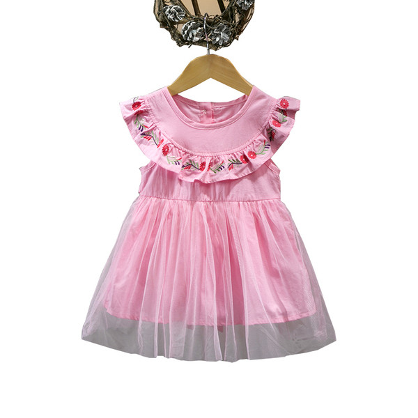 Stílusos gyerekruha lányoknak tüllel és rózsaszín és fehér hímzéssel
