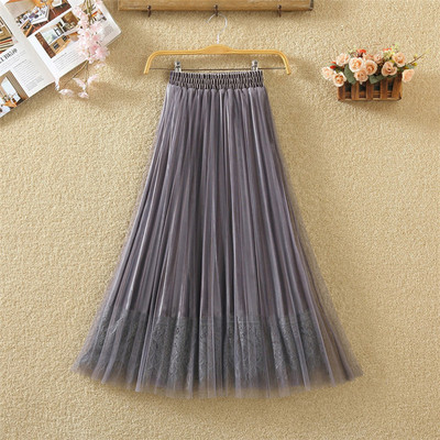 Aktuális női szoknya négy színben - tüllel és csipkével