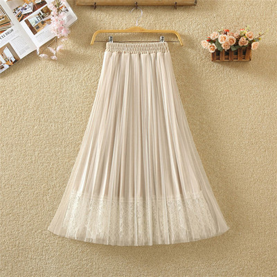 Aktuális női szoknya négy színben - tüllel és csipkével