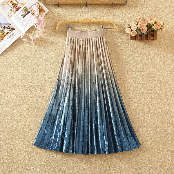 Fusta pliată de damă modernă - în trei culori