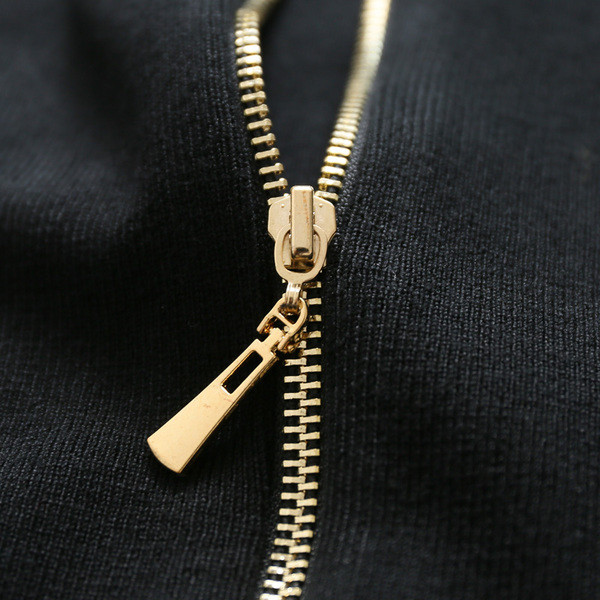 Set sport-zirnic pentru femei din două părți în negru și gri