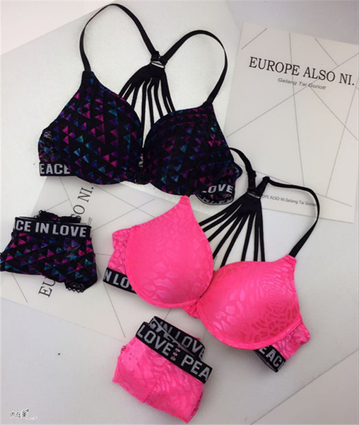 Női fehérnemű szett három színben