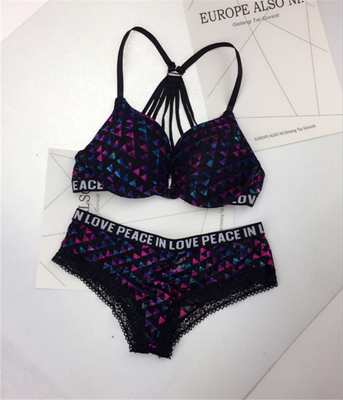 Női fehérnemű szett három színben