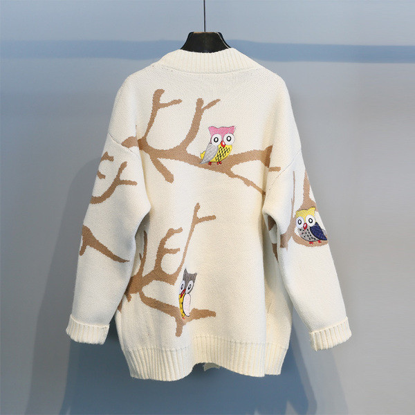 Vesta moderna de dama cu broderie colorata in trei culori