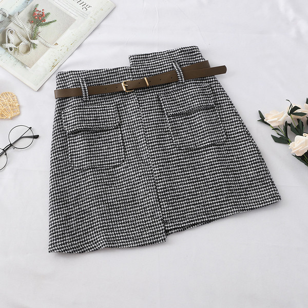 Fusta de dama moderna in doua culori cu buzunare