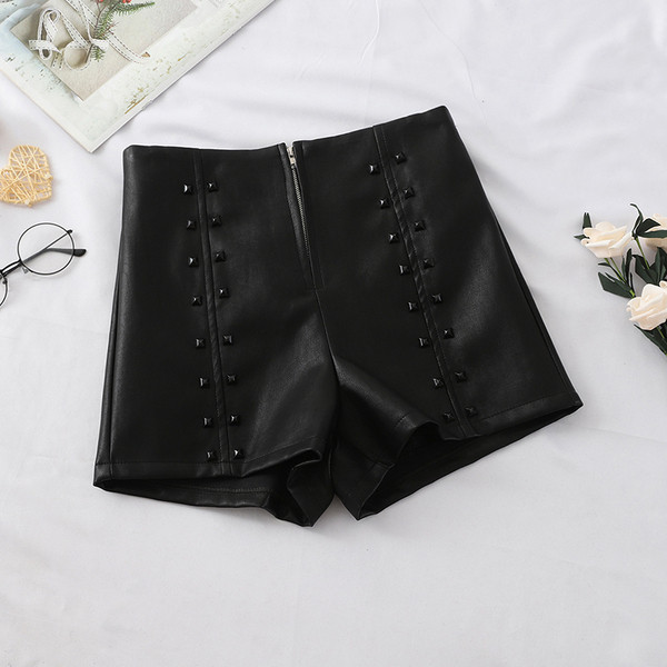 Pantaloni scurti de dama din imitatie de piele - in trei culori