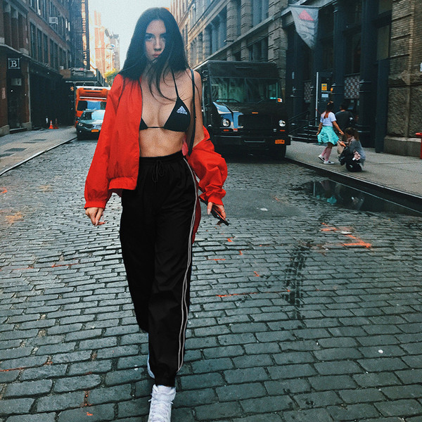 Női alkalmi nadrág gumírozott derékkal, két színben - kék és fekete