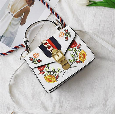 Stílusos kézitáska három színben