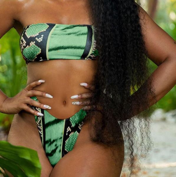 Modern kétrészes fürdőruha állatmintás zöld és barna színekben