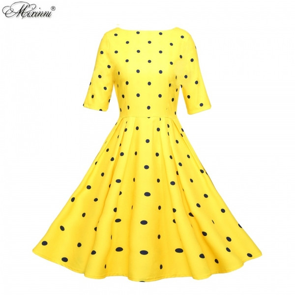 Modern, kivágott női ruha modell és 3/4 ujjú sárga színben