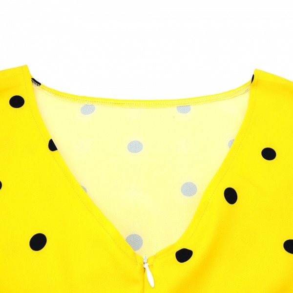 Modern, kivágott női ruha modell és 3/4 ujjú sárga színben