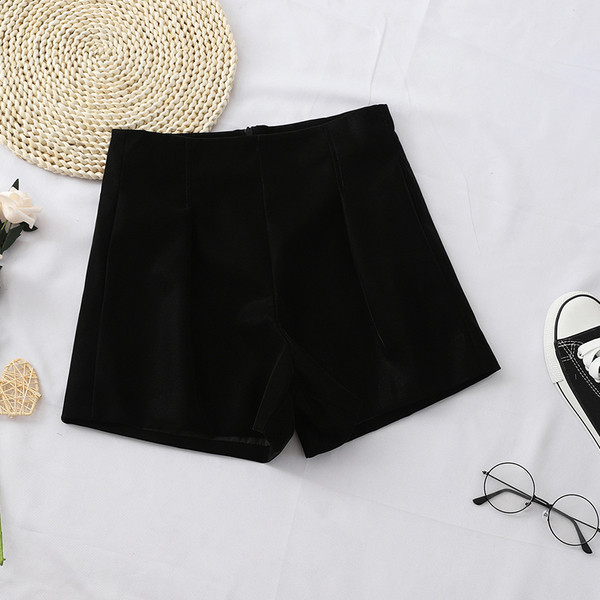 Női rövidnadrág három színben, magas derékkal és cipzárral