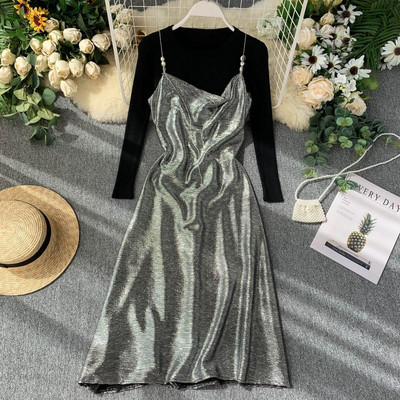 Set modern de dama care include o bluza cu maneca lunga si o rochie cu bretele in mai multe culori