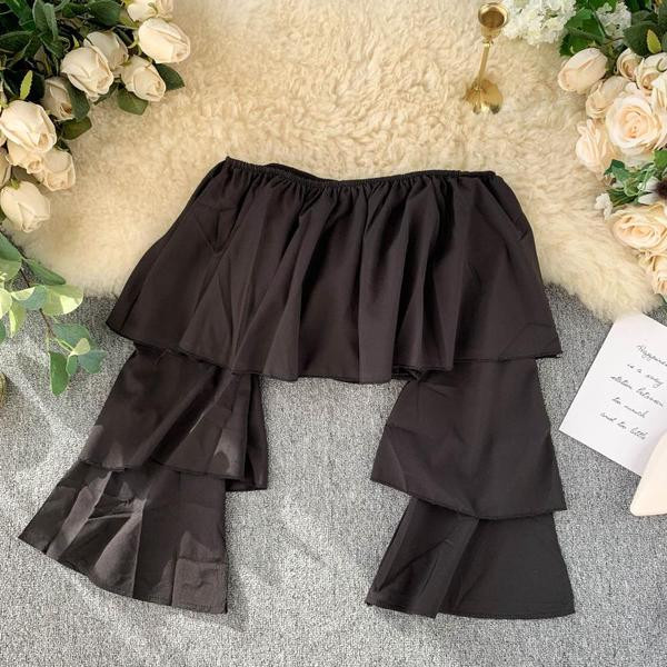 Bluză de damă actuală cu mâneci căzute în alb-negru