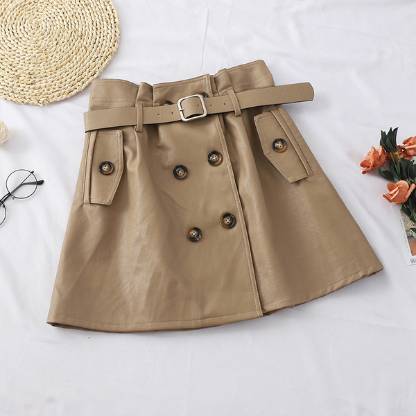 Aktuális női szoknya öko bőrből - négy színben gombokkal