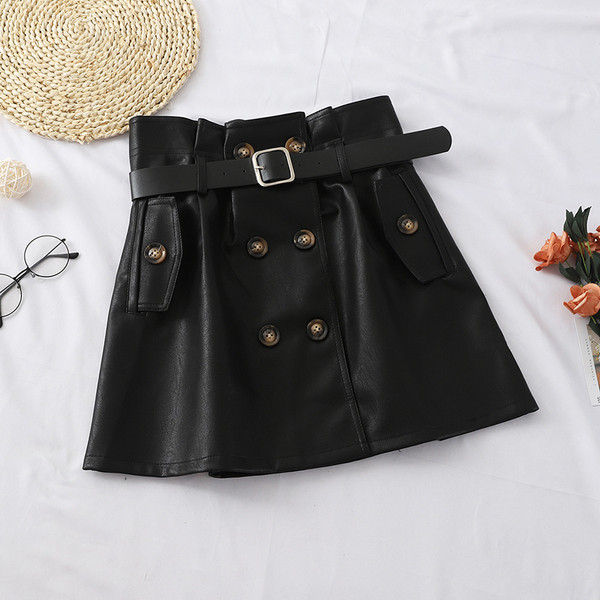 Aktuális női szoknya öko bőrből - négy színben gombokkal