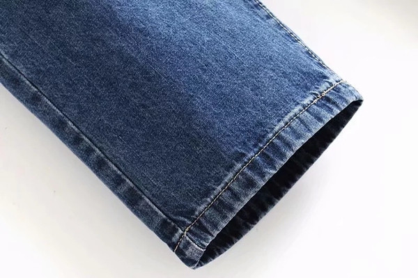 Női farmer új modell kék színben