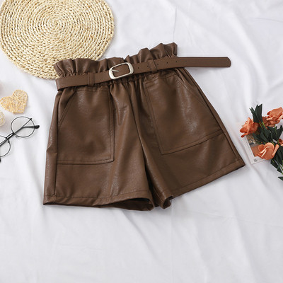 Öko bőrből készült női rövidnadrág több színben