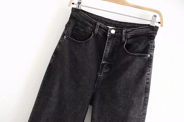 Blugi de dama moderni model drept in culoarea neagra