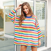 Színes női pulóver széles modell O-nyakkal