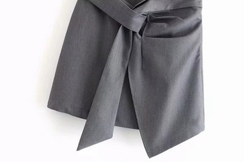 Stílusos női szoknya szürke és fekete színben