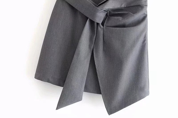 Stílusos női szoknya szürke és fekete színben