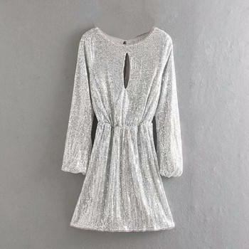 Elegáns rövid ruha ezüst színű flitterekkel